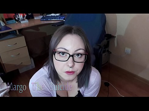 ❤️ Ọmọbinrin ti o ni gbese pẹlu awọn gilaasi buruja Dildo jinna lori Kamẹra ️ Ohun onihoho ti ile ❤
